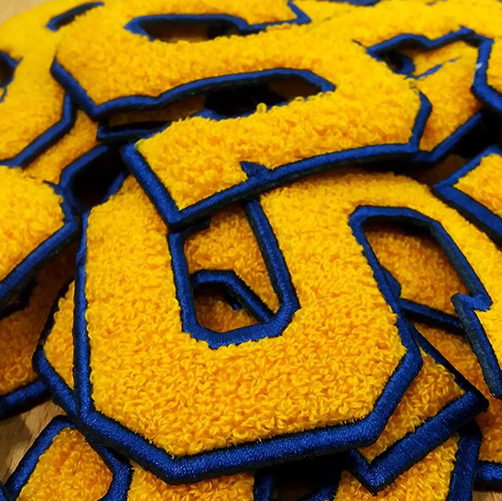 Chenille patches: fluffy embroidered patch