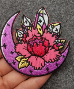 detailed woven badges custom made