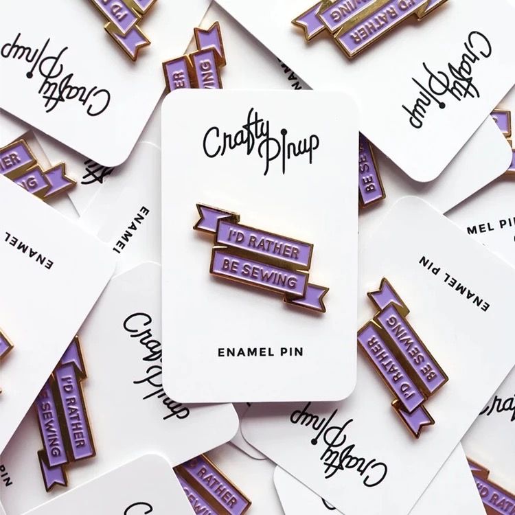 custom enamel badges with printed card packaging